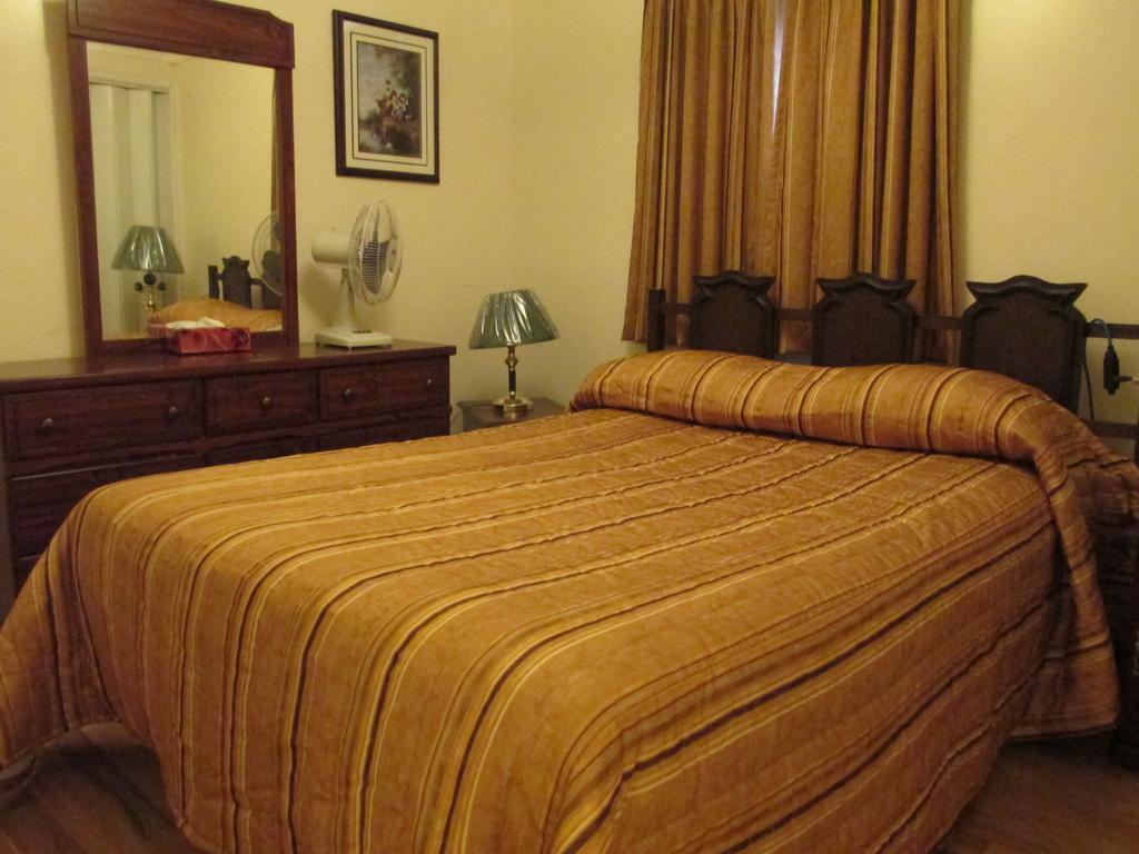 Comerford'S Ocean View Suites Holyrood ภายนอก รูปภาพ