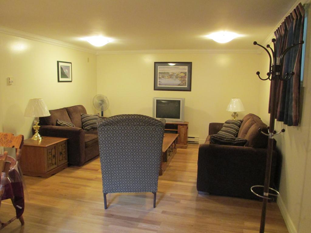 Comerford'S Ocean View Suites Holyrood ภายนอก รูปภาพ